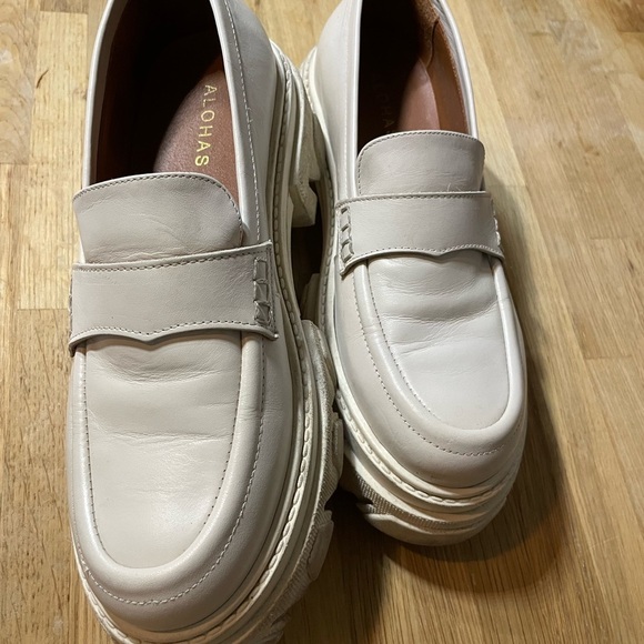 ALOHAS Cream Platform Loafers - Picture 3 of 10
